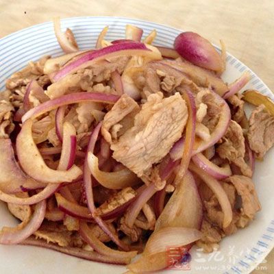 最後放醬油炒一會就可以出鍋啦 最後放醬油炒一會就可以出鍋啦