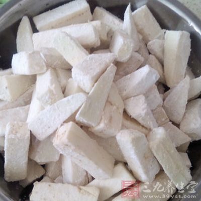 讓每塊茄子都充分包裹上水澱粉