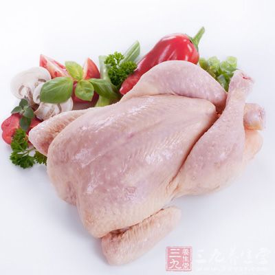 雞肉中含脂肪較多，會使血中膽固醇進一步升高