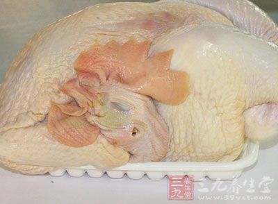 買一只三黃雞留做主料
