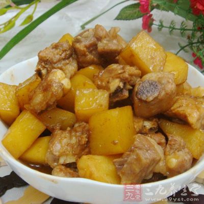 焯水去血沫，瀝干水分備用