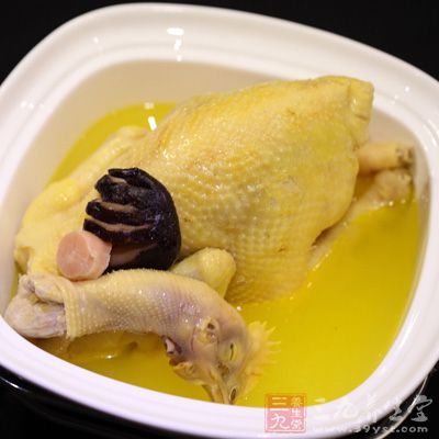 雞湯有溫補作用，有炎症的人不能溫補