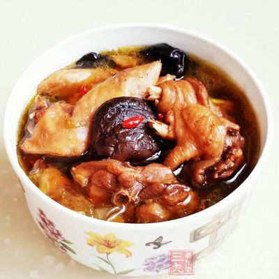 香菇土豆炖雞塊做法 香菇土豆炖雞塊做法