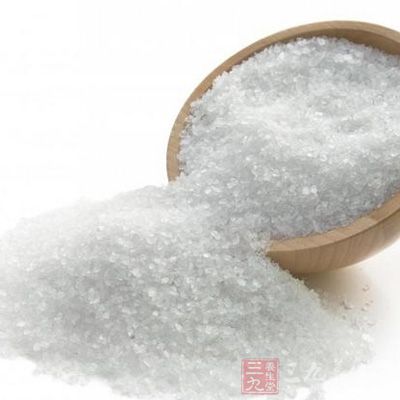 加入鹽、味精調味 加入鹽、味精調味