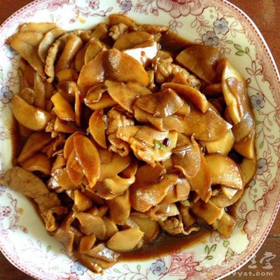 杏鮑菇炒肉的做法