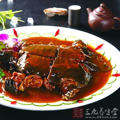 炒數分鐘後,加水,悶煮 炒數分鐘後,加水,悶煮