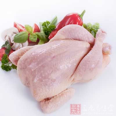 炖雞的同時可以把土豆削皮 炖雞的同時可以把土豆削皮