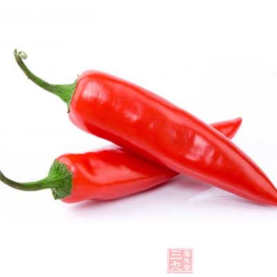 然後放入辣椒和蔥花