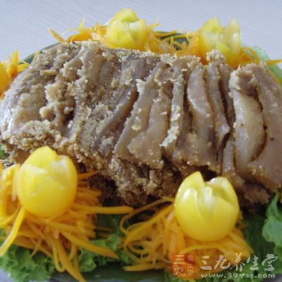 熟的肉擺在酸甜的胡蘿卜素 熟的肉擺在酸甜的胡蘿卜素