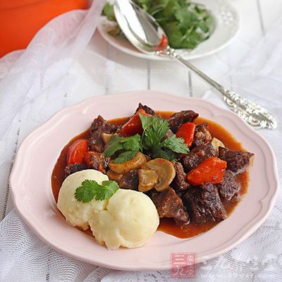 法式紅酒炖牛肉——溫暖家人的西式炖牛肉