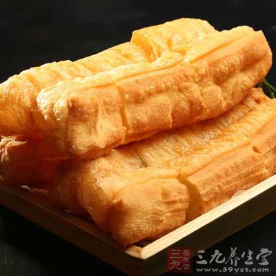 而油炸面食，如油條、油餅等