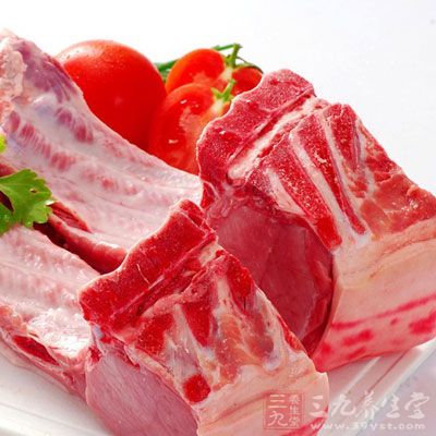 排骨有著豐富的肌氨酸，可以增強體力，讓人精力充沛