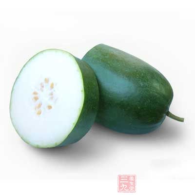 材料:小排骨500克,冬瓜300克 材料:小排骨500克,冬瓜300克