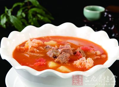 番茄炖牛肉是道非常經典的菜