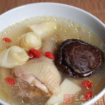 香菇炖雞湯的做法