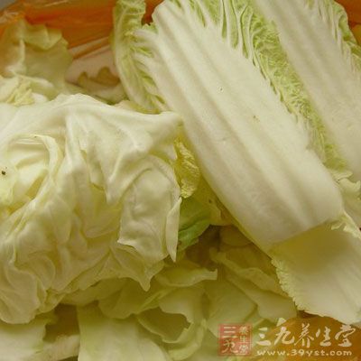 將大白菜洗淨