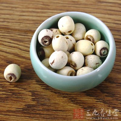 帶心蓮子能請心火，祛除雀斑
