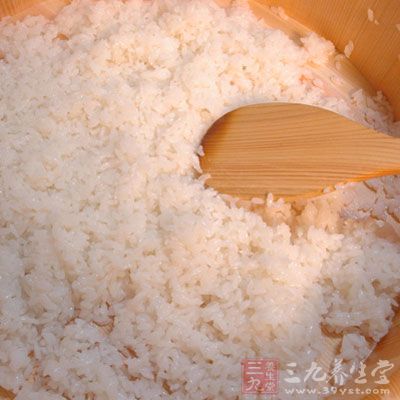 調制壽司飯時，通常是將1碗壽司醋加入到5碗壽司飯中，攪拌均勻即成