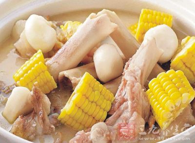 排骨炖玉米是大家都很喜歡吃的一道營養美食