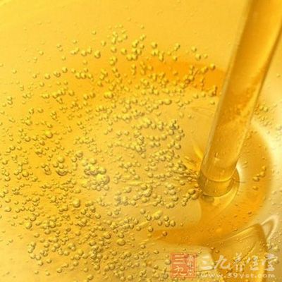 常喝純麻油能增強聲帶彈性，使聲門張合靈活有力