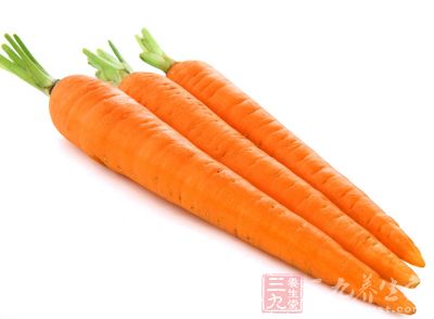 食材:500g牛後腱,2-3個土豆,1-2根胡蘿卜 食材:500g牛後腱,2-3個土豆,1-2根胡蘿卜