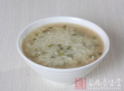 喝綠豆粥去胃火