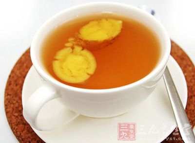 生姜蜂蜜水由老姜和蜂蜜制成的飲料，是一種保健飲品