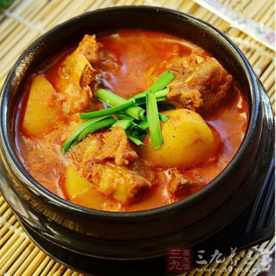 加入芝士片、奶酪片溶化後關火,撒上韭菜段即可 加入芝士片、奶酪片溶化後關火,撒上韭菜段即可