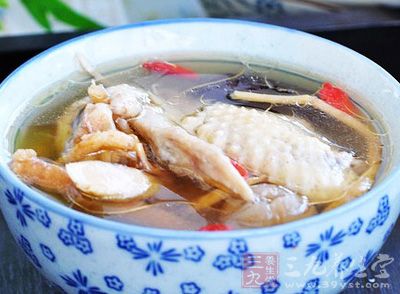黨參黃芪雞湯 黨參黃芪雞湯