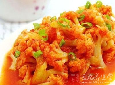 西紅柿炒菜花口感清脆、清淡、開胃口