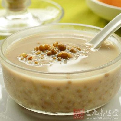 取一不�鋼鍋，放入作法1的綠豆