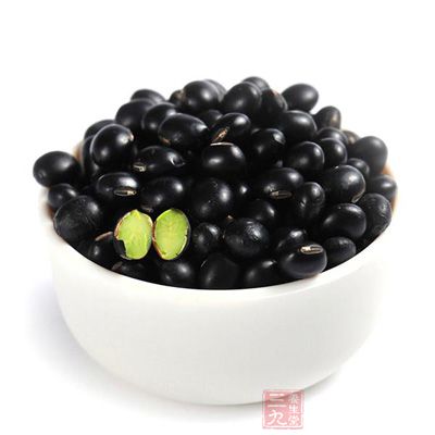 烏豆含蛋白質、脂肪、醣、維他命B1、菸酸等，能養血補虛，滋養調經