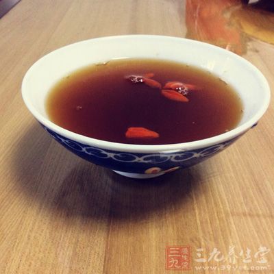 紅糖水作為平常意見的食品，對排毒滋潤、補血、美白等是有很多好處的
