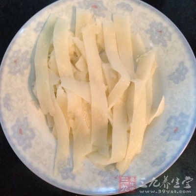 將切成條狀備用