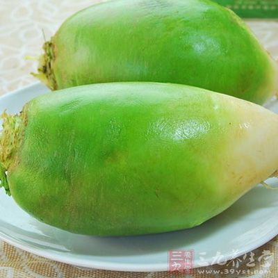 材料：新鮮的青皮蘿卜1個