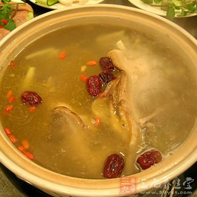 筍干芋頭老鴨湯