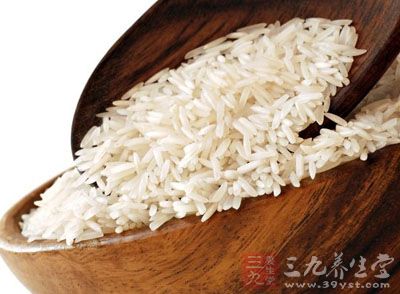 主料:香米,糯米飯,金槍魚罐頭 主料:香米,糯米飯,金槍魚罐頭
