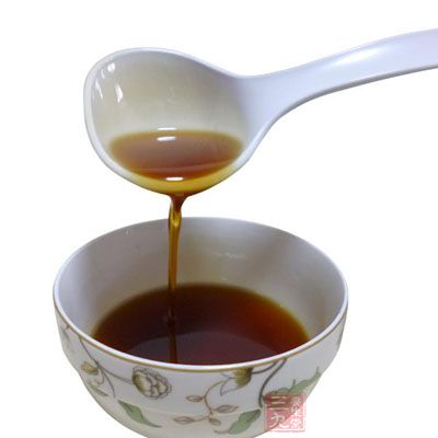 澆上醋、香油、芥末、鹽水、味精兌成的汁
