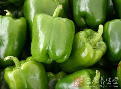 原料：青椒，雞蛋，蔥花，香醋，味精，精鹽等