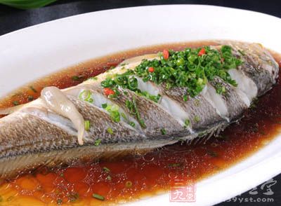 蔥油黃花魚的步驟