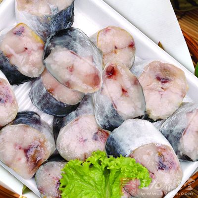 橫片下兩片魚肉,中間魚排 橫片下兩片魚肉,中間魚排