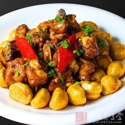 盛入碗中， 擺上小蔥裝飾