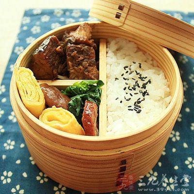 鳗魚飯便當