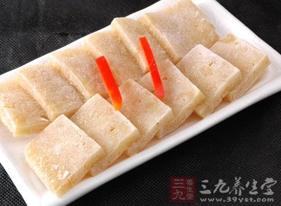凍豆腐也是一種能讓人減肥的食物，常食凍豆腐能幫助人體內脂肪的排洩