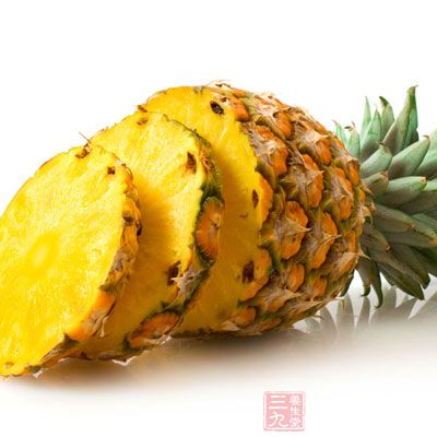 菠蘿果實營養豐富，含有人體必需的維生素c、胡蘿卜素、硫胺素、尼克酸等維生素