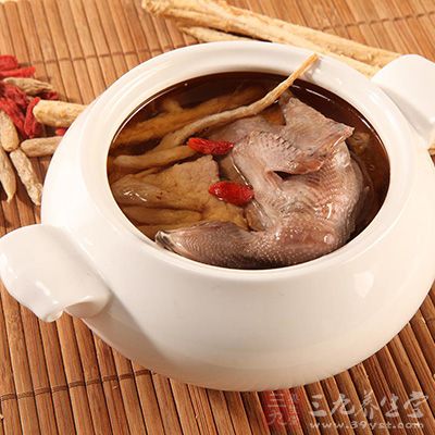 鴿腦中富含腦磷脂，能促進組織細胞內的代謝更新