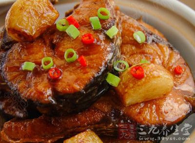蒜仔燒梭魚