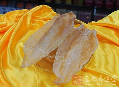 花膠是將大型魚的魚鳔(控制魚兒升降浮沉的器官)干歷而成 花膠是將大型魚的魚鳔(控制魚兒升降浮沉的器官)干歷而成