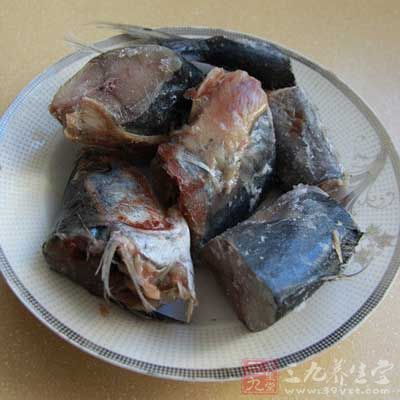 鲅魚2條切段