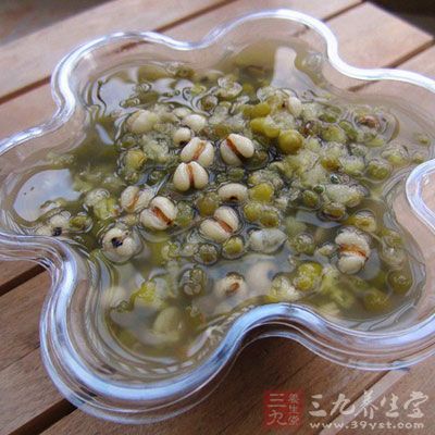 薏米綠豆粥有美白的功效